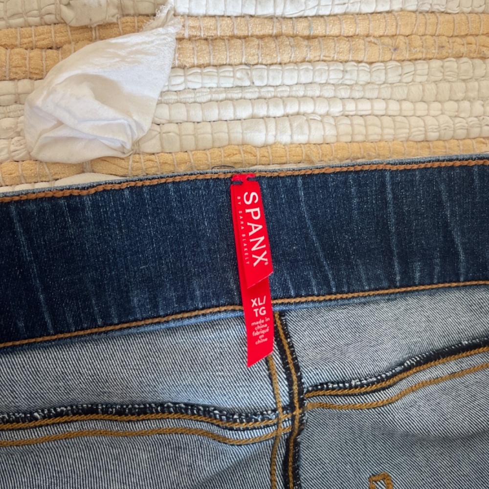 SPANX Distressed Pull On Skinny Medium Washed Ankle Jeans Size XL - Picture 6 of 8